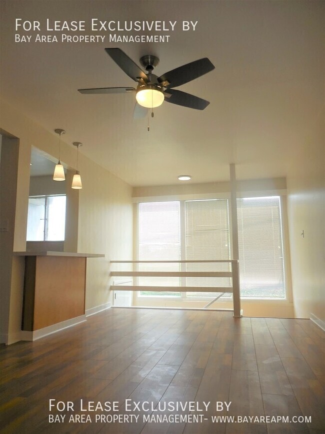 Building Photo - 286 Elm St
