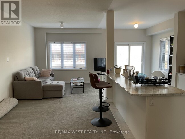 Building Photo - 30 Bentgrass Dr