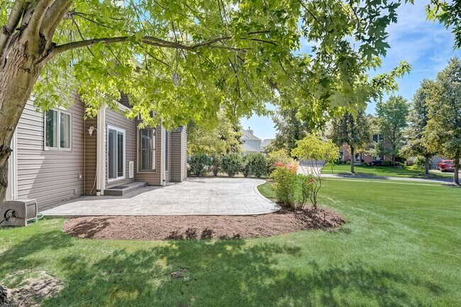Building Photo - 788 Waterside Dr