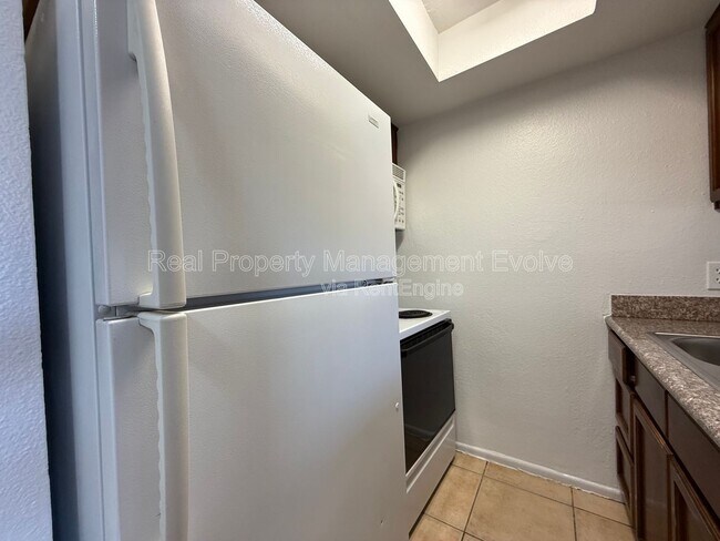 Foto del edificio - 8821 N 2nd St