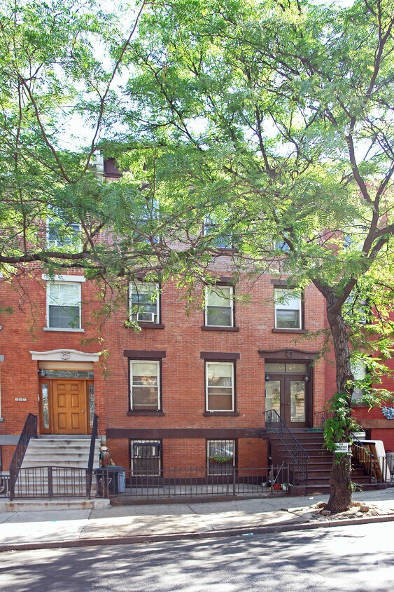 Primary Photo - 147 17th St