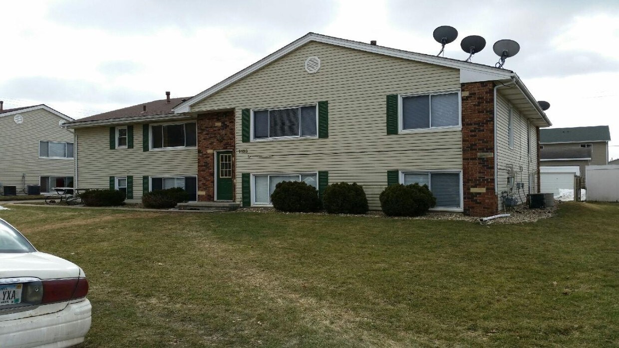 Foto del edificio - 1125-1133 Dixon Dr