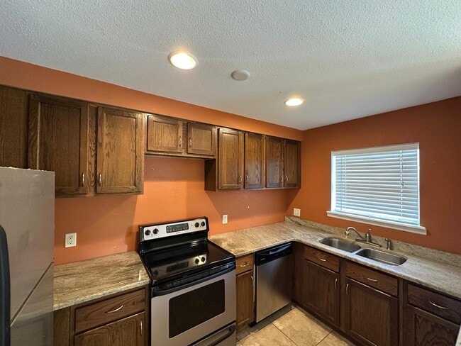 Kitchen - 408 E Virginia St