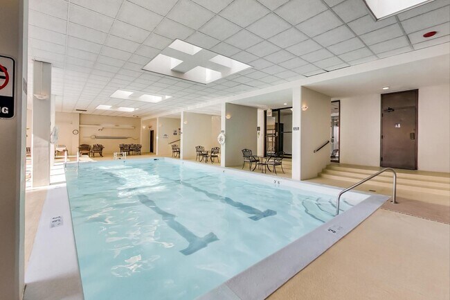 Foto del edificio - 3200 N Lake Shore Dr