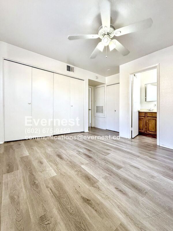 Foto del edificio - 2525 E Willetta St