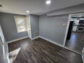 Building Photo - 1900 Deering Ave