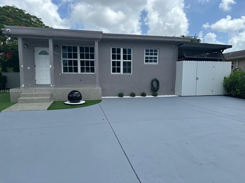 Foto principal - 3095 W Flagler St