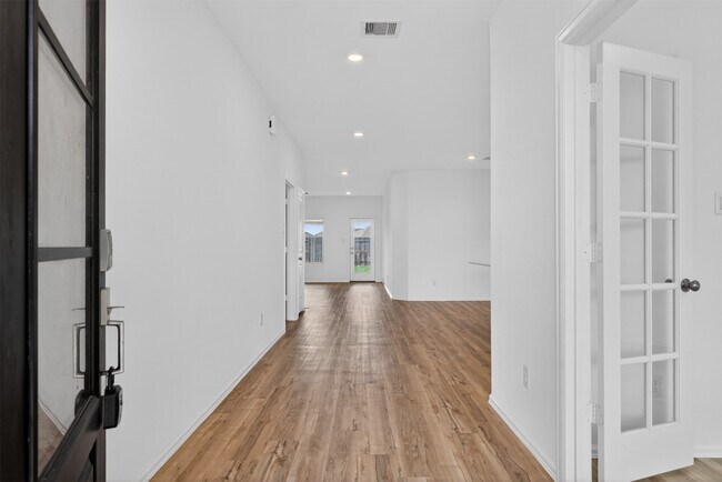 Foto del edificio - 9610 Sterling Arbor Dr