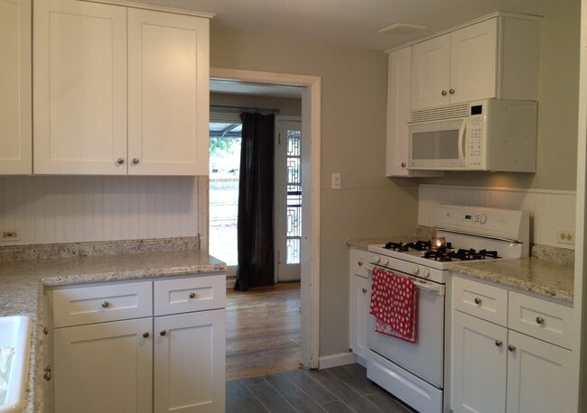 Photo - 2960 Fairfax St House