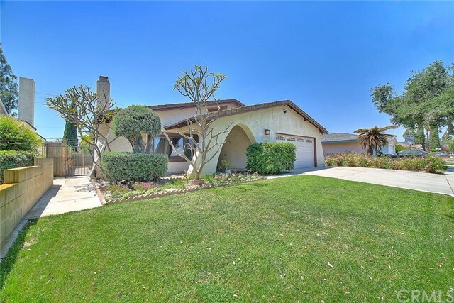 Building Photo - 17815 Kensington Ave