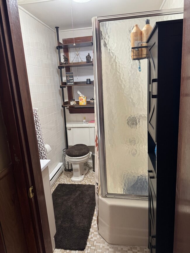 Building Photo - 186 Bradley St