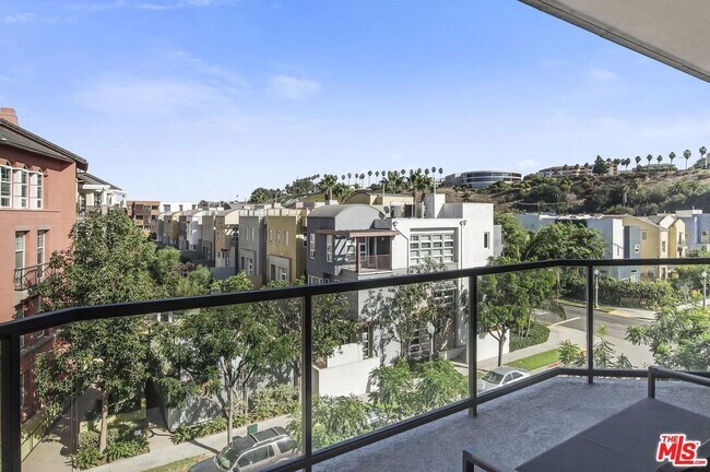 Building Photo - 13044 Pacific Promenade