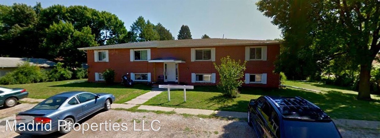 Primary Photo - 211 S Green St