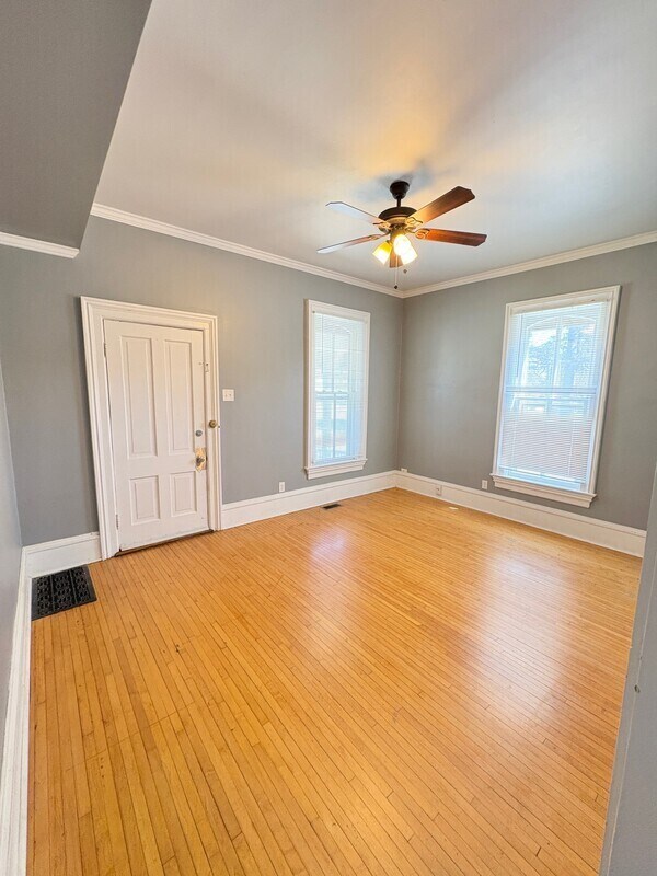 Foto del edificio - 545 E Chicago St