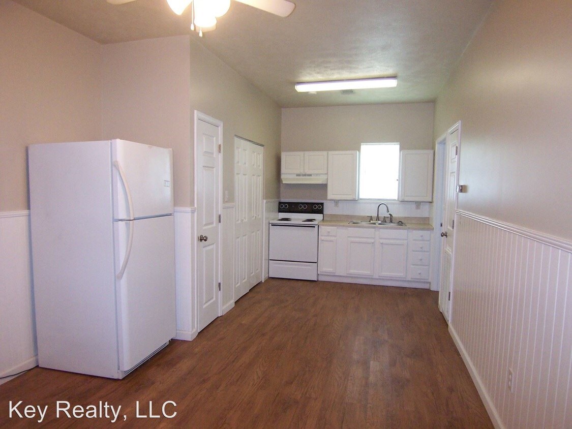 Foto del edificio - 2 br, 1 bath House - 1704-C Horseshoe Drive