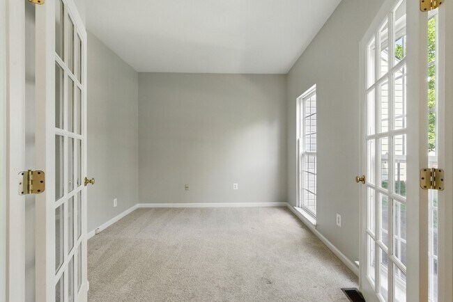 Foto del edificio - 2513 Holly Springs Ct