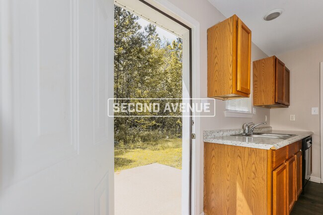 Foto del edificio - 1451 Pine Haskell DR