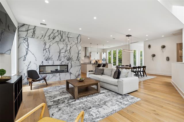 Foto del edificio - 3519 S Versailles Ave