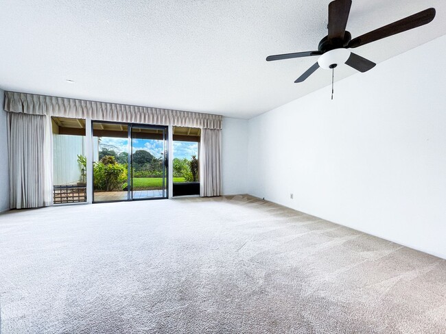 Building Photo - Spacious Wailuna! Centrally Located!