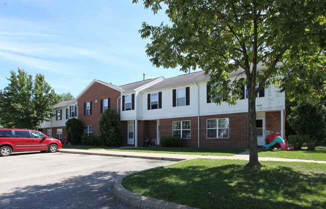 Building Photo - 398 Park St