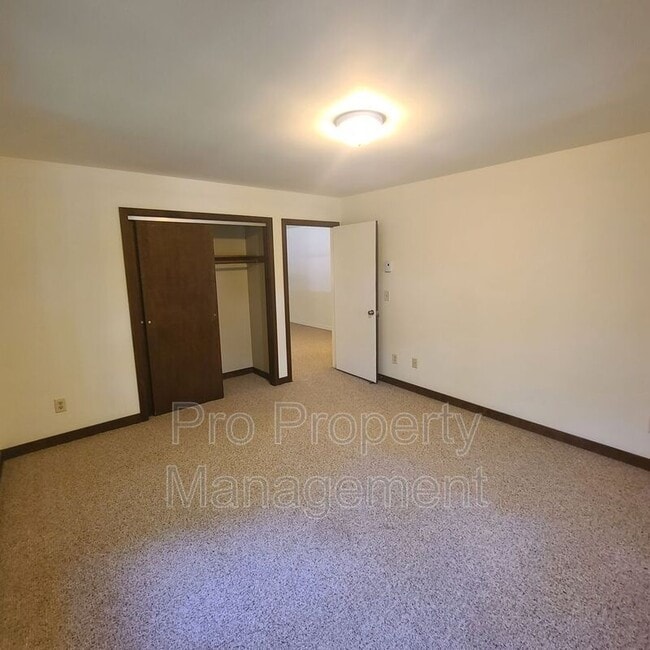 62 Westwood Rd, Woodbury, CT 06798 House Rental in Woodbury, CT