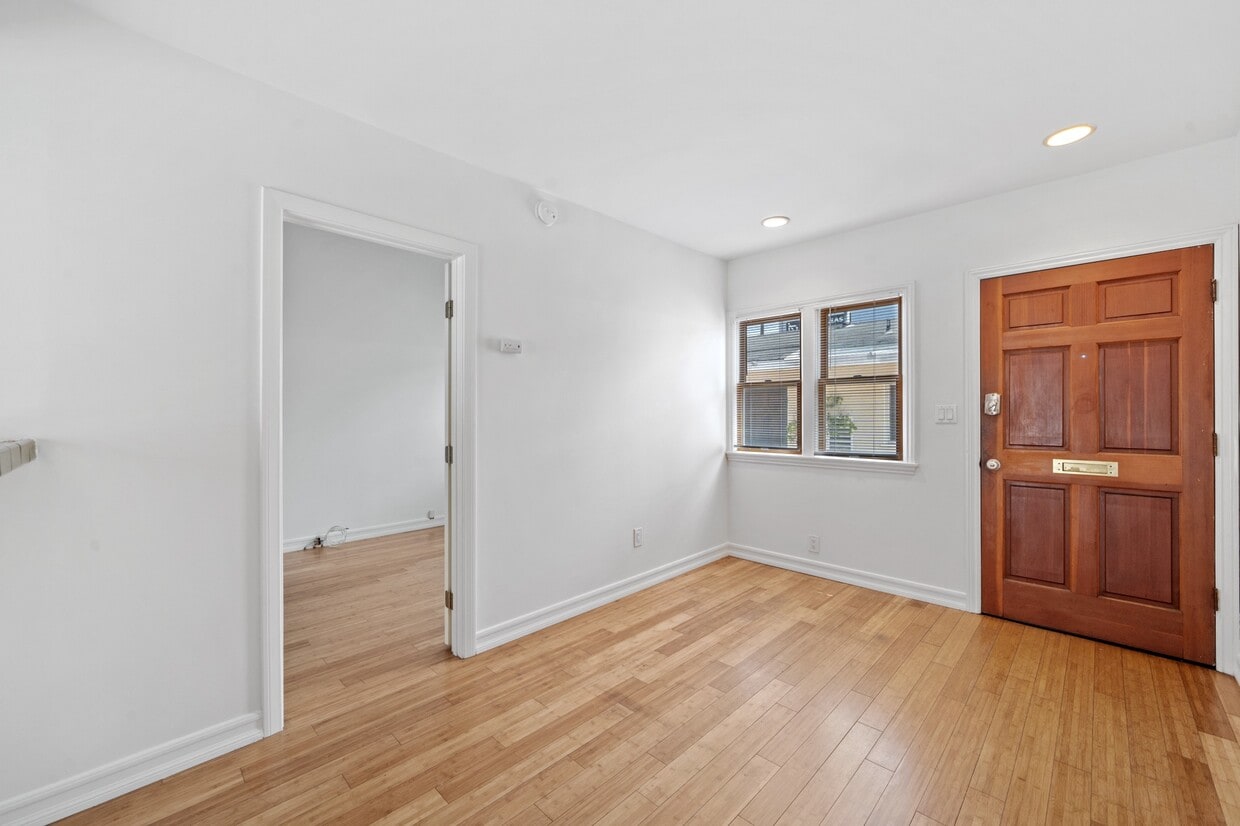 1722 Abbot Kinney Blvd Unit 2, Venice, CA 90291 Apartments in Venice