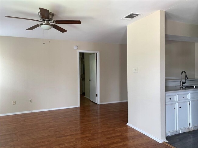 Building Photo - 10616 Mellow Meadows Dr