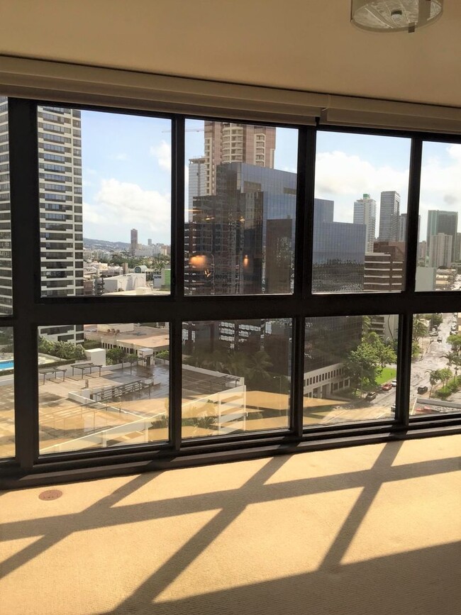 Building Photo - Keola Lai - Spacious two bedroom, two bath...