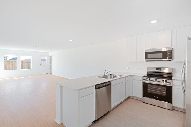 Foto del edificio - 241 Kings Row Ln