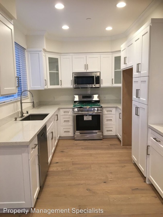 Primary Photo - 2 br, 2.5 bath House - 4546 Apricot Road #A