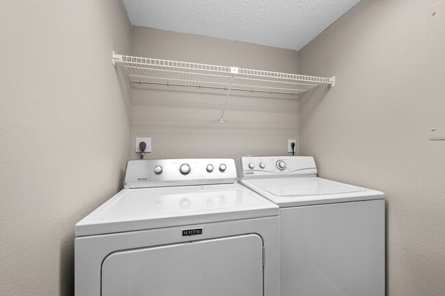 Building Photo - 5725 Baywater Dr