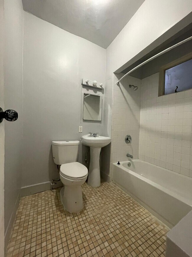 Unit 1F - 181 Lexington Ave