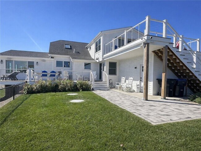 Foto del edificio - 193 Seaconnet Blvd