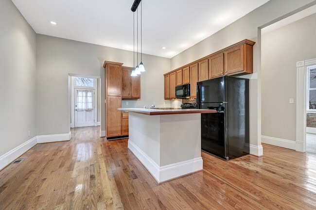 Building Photo - 3319 S 18th St