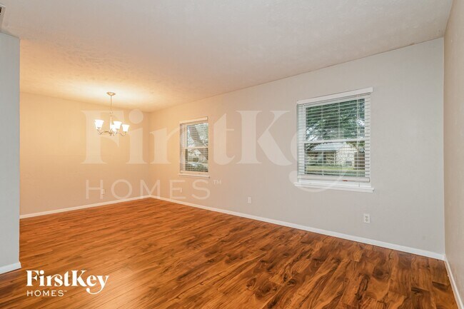 Foto del edificio - 5109 Gilliam Cir