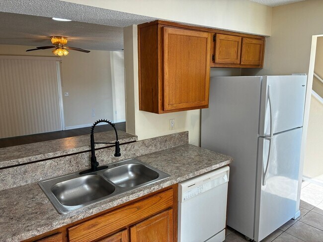 Foto del edificio - 1226 Westdale Dr