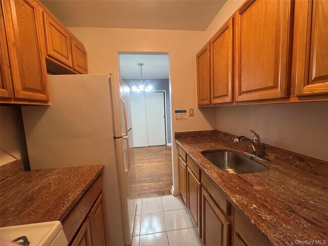 Foto del edificio - 108-49 63rd Ave