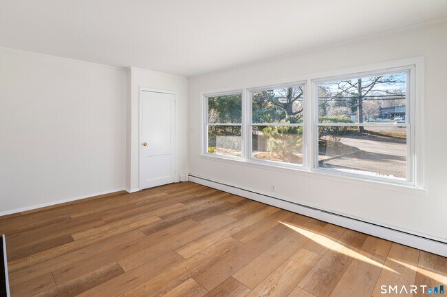 Foto del edificio - 1329 Stillwater Rd