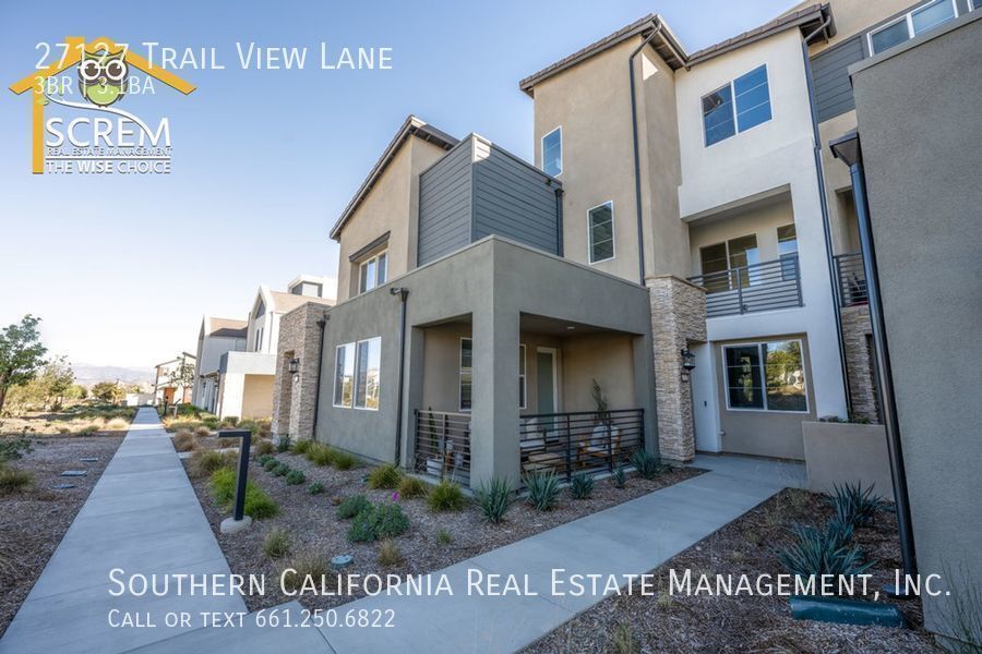 Three Bedroom Townhouse with Solar in Five... House Rental in