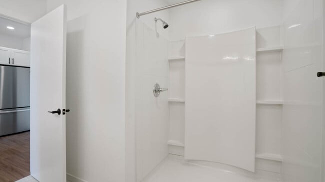 Unit 513 Shower - Andante
