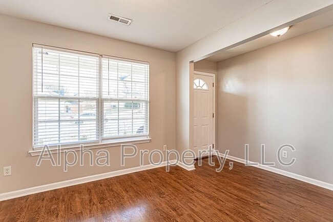 Building Photo - 204 Pope Ln