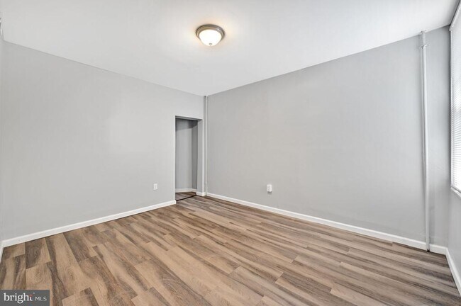Foto del edificio - 319 E 22nd St