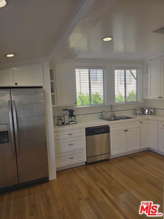 Foto del edificio - 2122 Hillhurst Ave