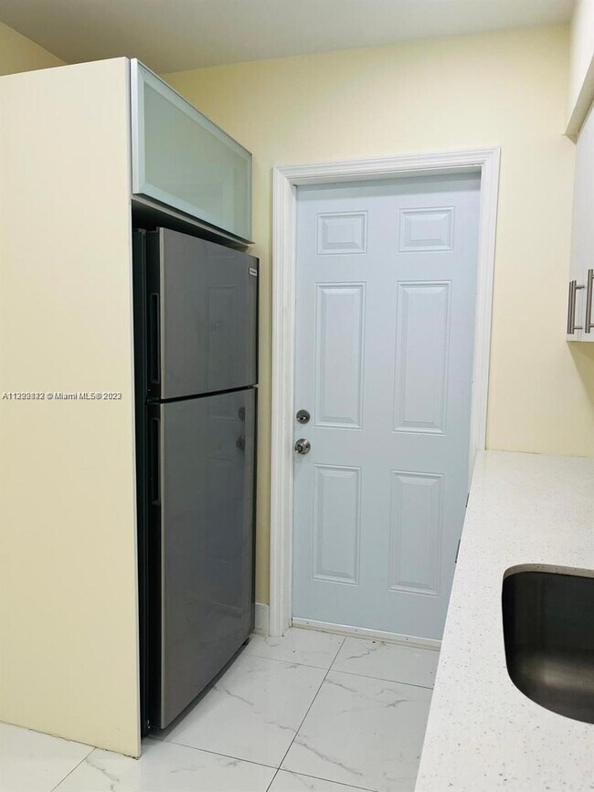 Foto del edificio - 725 NE 126th St