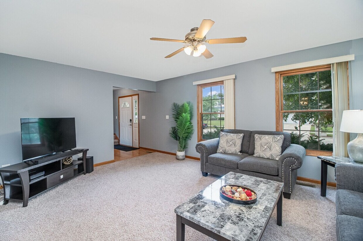 Foto principal - 8057 Mason Ln