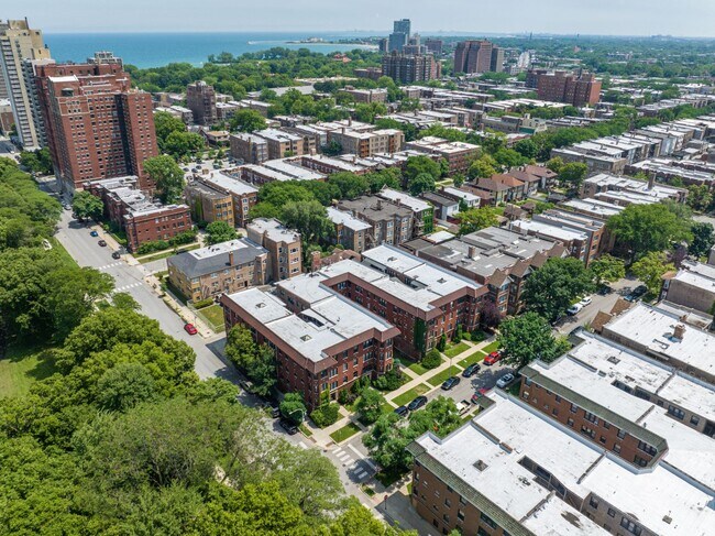 Foto del edificio - 6701-15 Merrill Ave | 2139-41 E 67th St