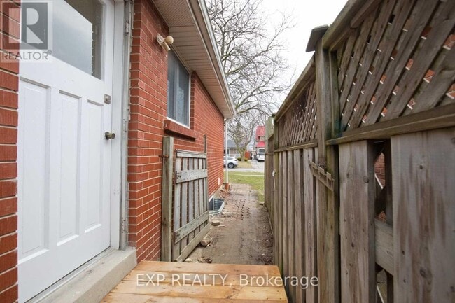 Building Photo - 4 Goodwood Rd