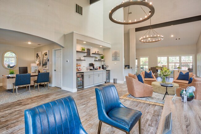 Foto del edificio - The Trails Apartments
