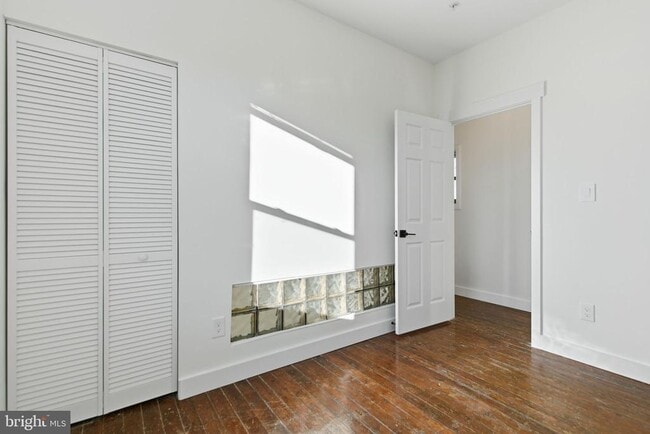 Foto del edificio - 2738 Poplar St