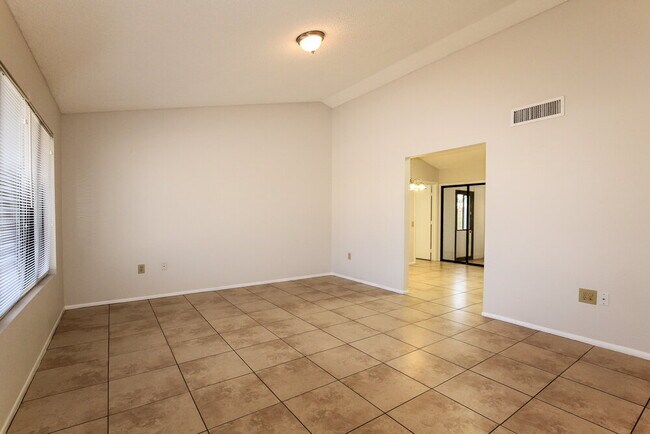 Foto del edificio - 17614 N 133rd Dr